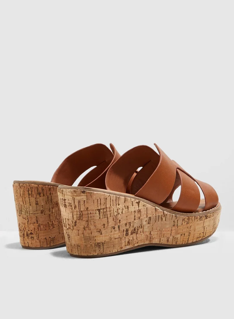 STEVE MADDEN Sammy Wedge Sandal - Gold