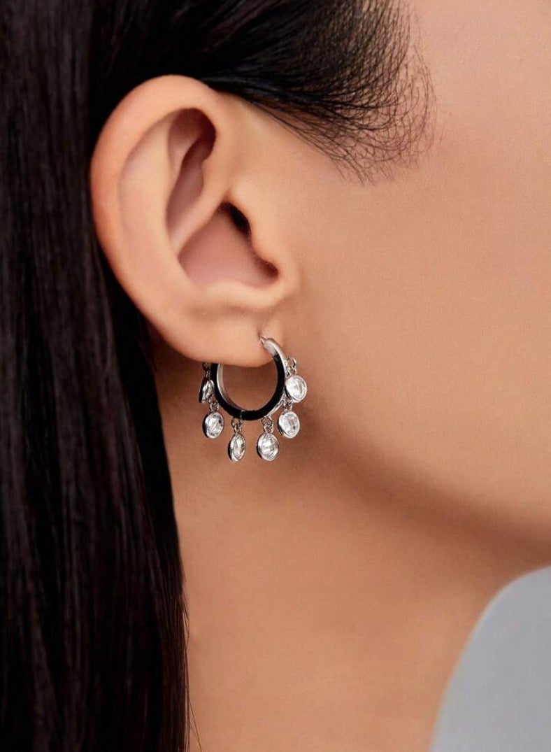 إيكوال حلق اذن نسائي انيق مصنوع من الاستانلس ستيل باللون الفضي - Image 1