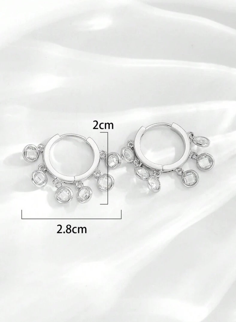 إيكوال حلق اذن نسائي انيق مصنوع من الاستانلس ستيل باللون الفضي - Image 3