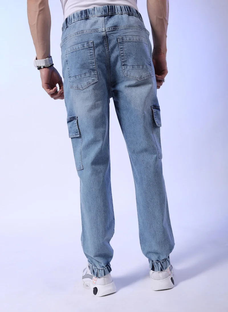 ذا انديان كراج كو Men Regular Fit Solid Mid-Rise Stretchable Denim Cargo Joggers