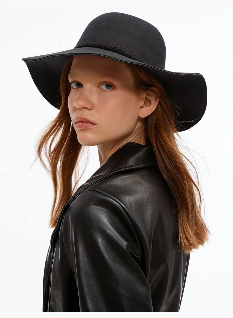 KOTON Fotr Hat Braiding Design