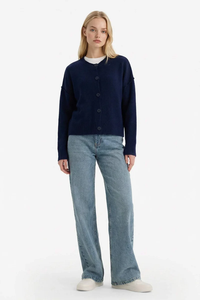ديفاكتو Regular Fit Crew Neck Cardigan