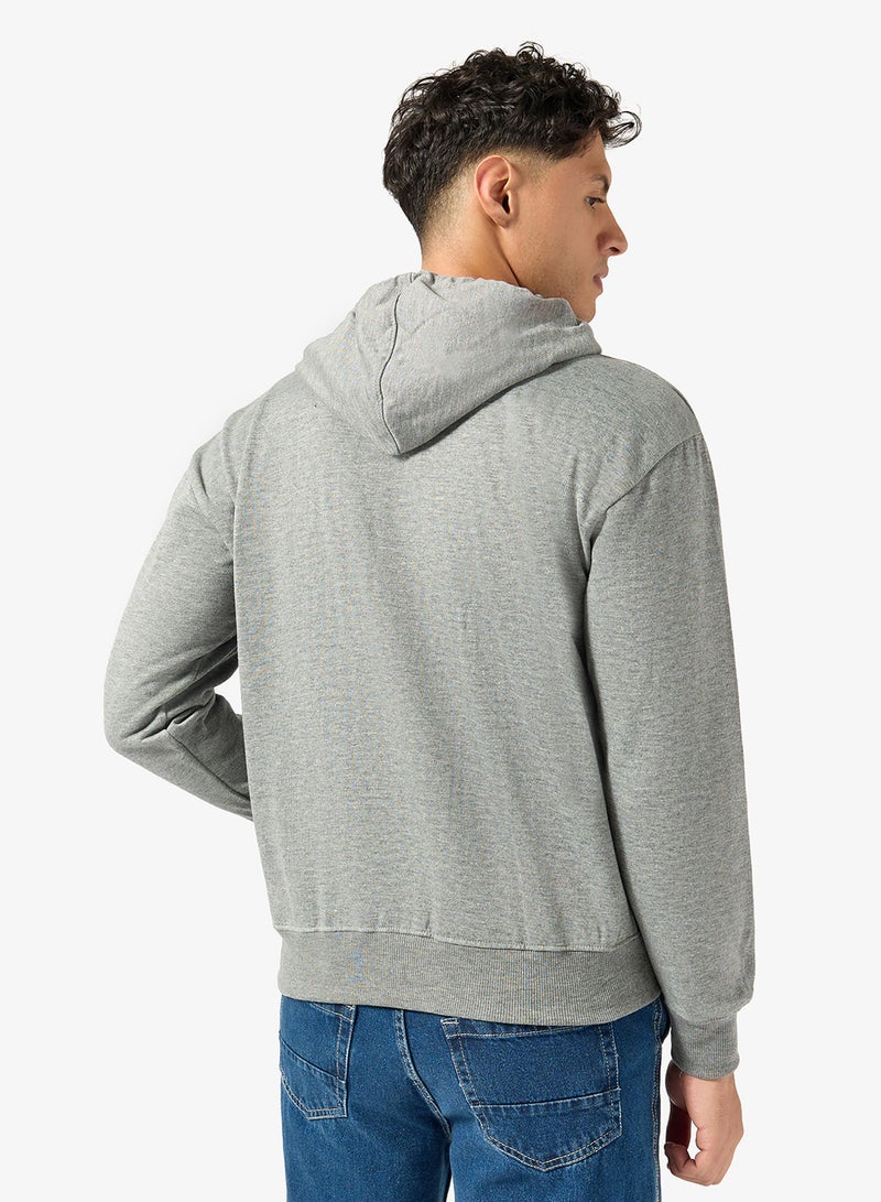 سفنتي فايف بيسيكس هودي بطبعة جرافيك - Image 2