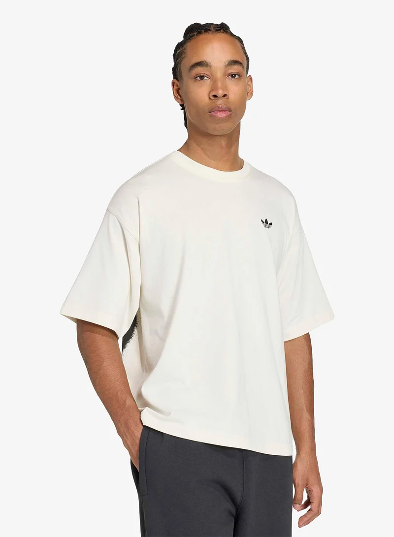 اديداس Airbrush Logo Typography T-Shirt
