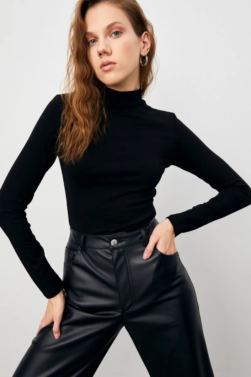 Bipantolon BIPANTOLON Women's 4-Pack Slim Fit Turtleneck Bodysuits