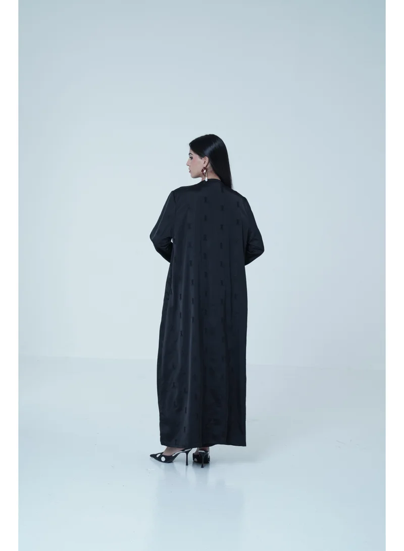 أشيتا فرنانديز Open-Front Satin Abaya Overlay – Black