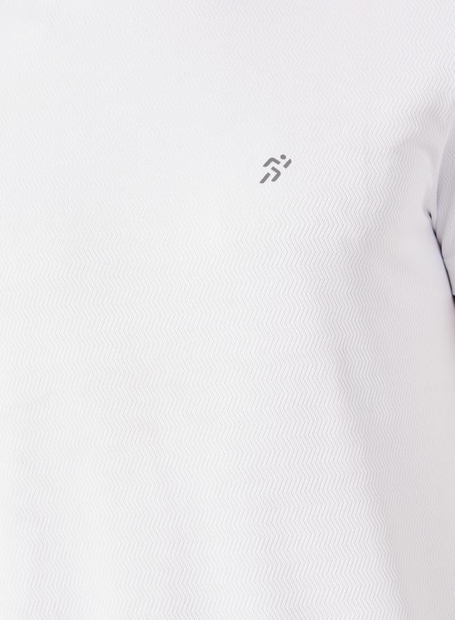 Styli طقم بدلة لياقة بدنية رياضية مكون من تي شيرت وشورت منقوش  - Image 3