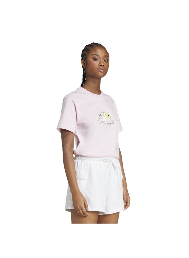 اديداس تيشيرت نسائي بأكمام قصيرة وطبعة وردية - Image 4