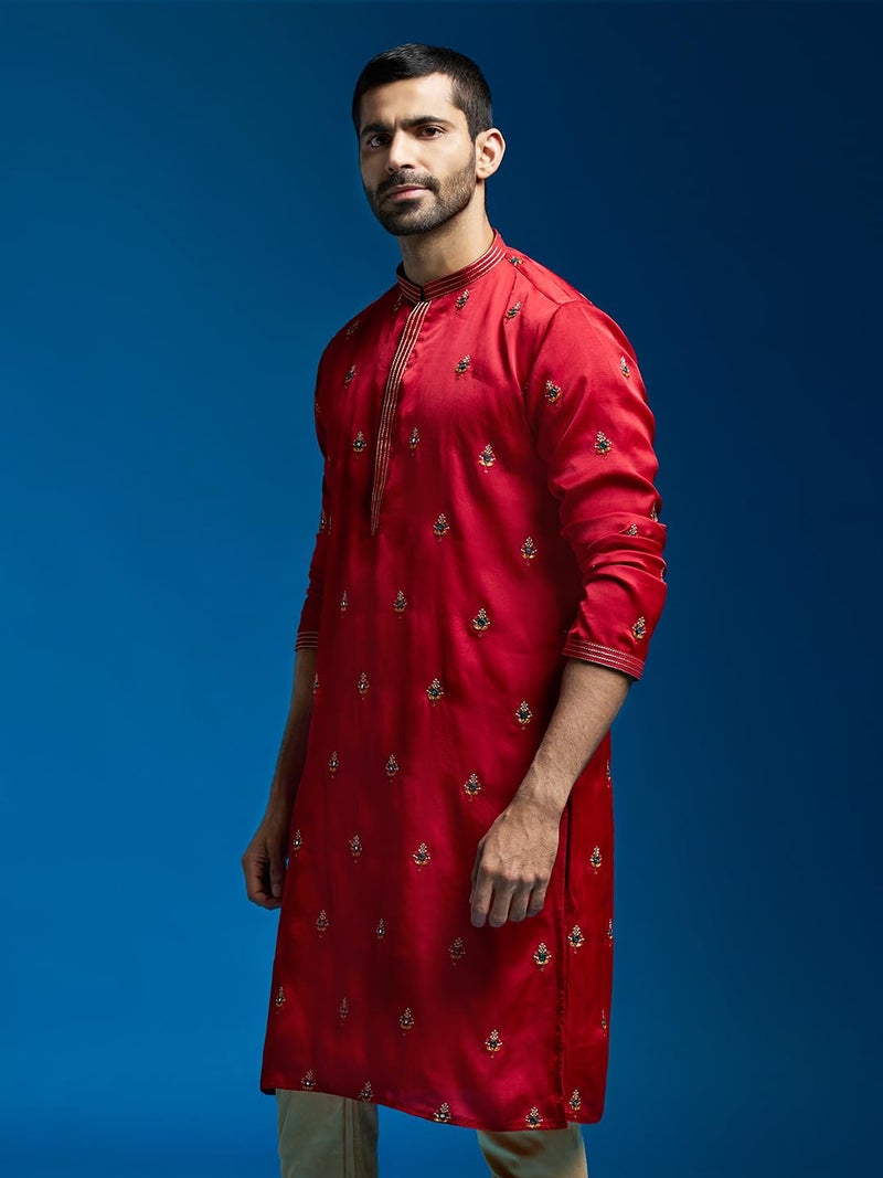 VASTRAMAY Men's Maroon Silk Blend Kurta | Silk Blend Embroidered KurtaFor Men. (VASMK498MA_36) - Image 4