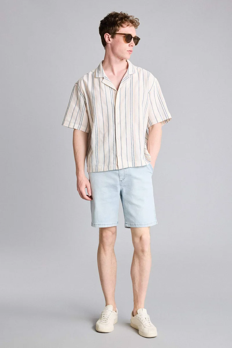 ديفاكتو Boxy Fit Apache Neck Short Sleeve Shirt