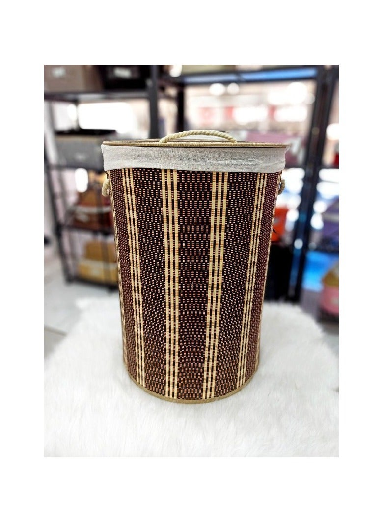 Large wicker laundry basket, wicker on the outside for good ventilation and lined on the inside z - Image 3