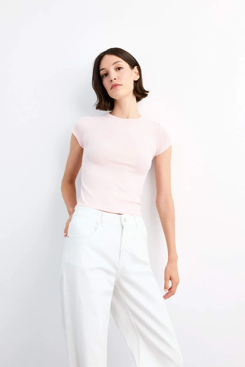 ديفاكتو Crew Neck Short Sleeve T-Shirt
