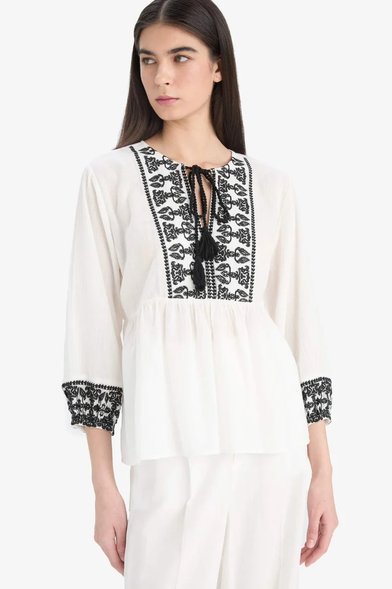 ديفاكتو Regular Fit Crew Neck Long Sleeve Blouse