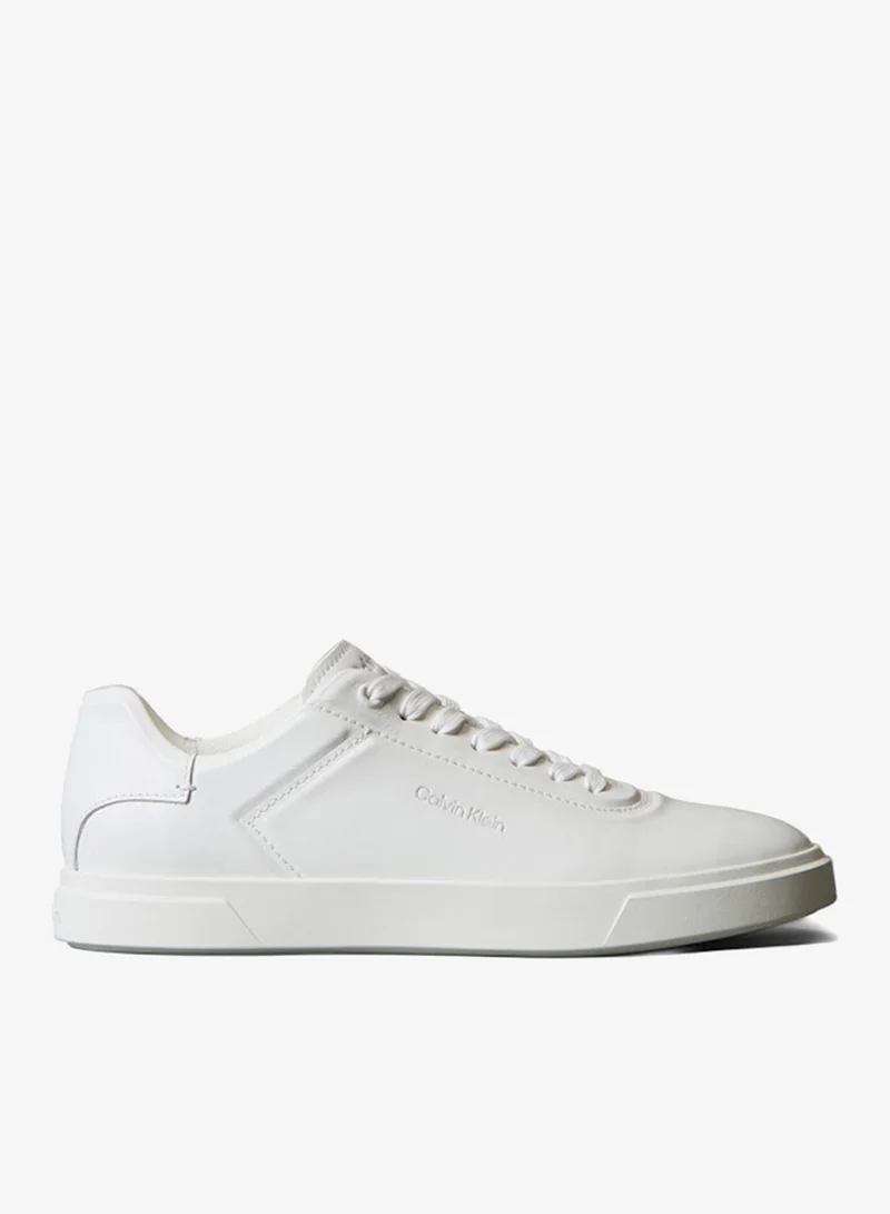 كالفن كلاين حذاء رياضي برباط بتصميم منخفض من الدانتيل