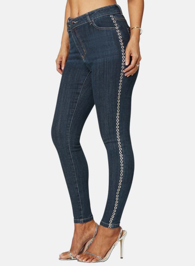 bebe Natural Waist Chain Detail Skinny Leg Jeans - Image 3