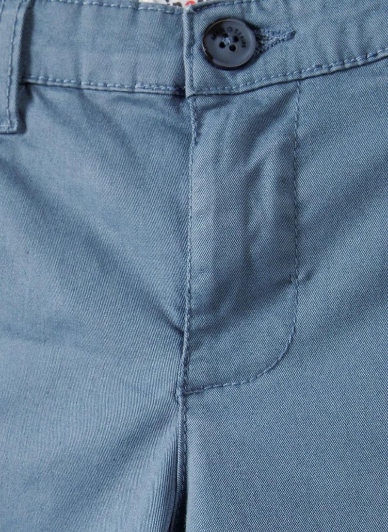 مينوتي شورت تشينو للأولاد بخصر قابل للتعديل - Image 4