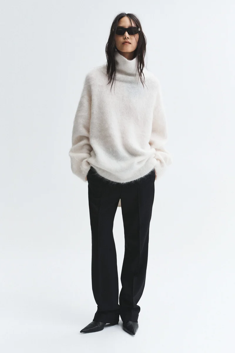 اتش اند ام كنزة بياقة عالية من مزيج الموهير