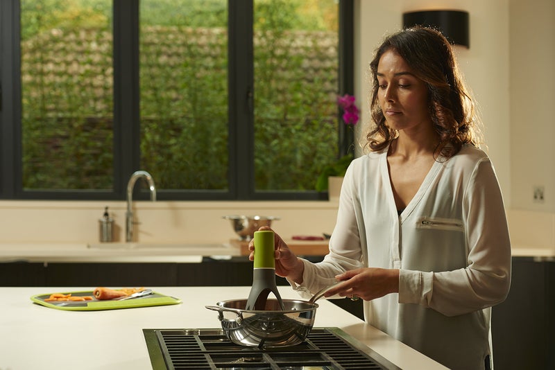 Uutensil Stirr - the Unique Automatic Pan Stirrer - Longer Nylon Legs, Olive Green - Image 3