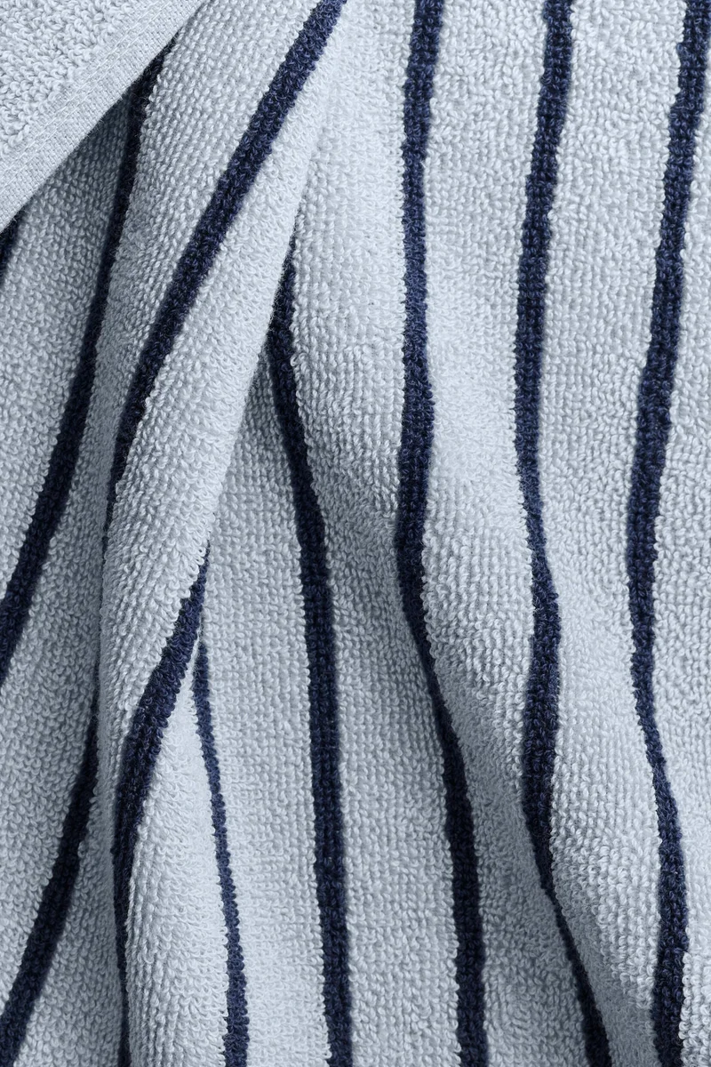 اتش اند ام منشفة لليدين مخططة