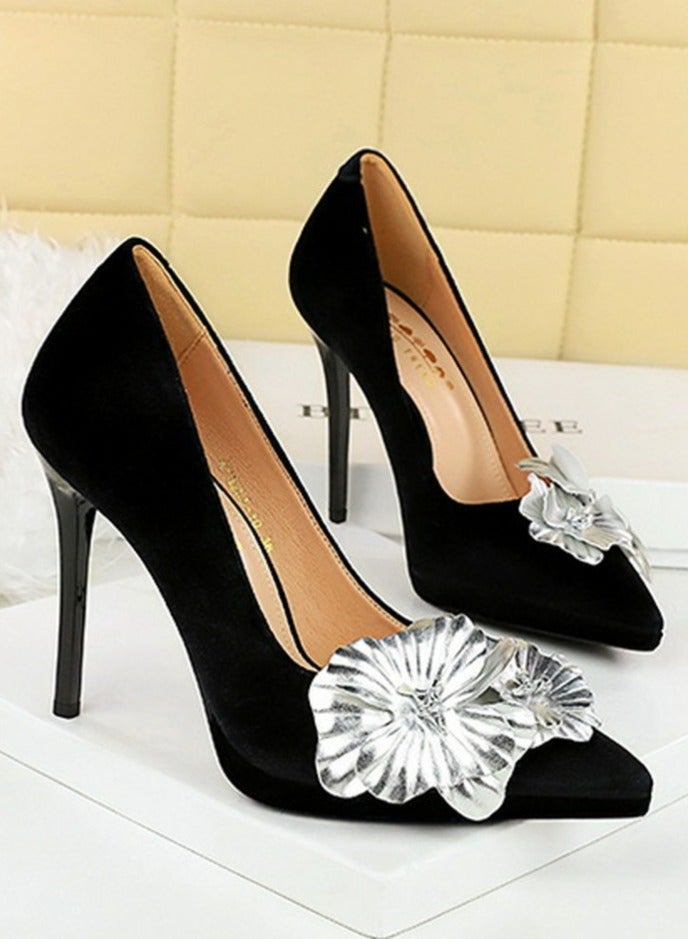 BIGTREE Women's Suede Closed Pointed Toe Stiletto Pump Floral Decoration Elegant High Heels Black 11CM  - Image 2
