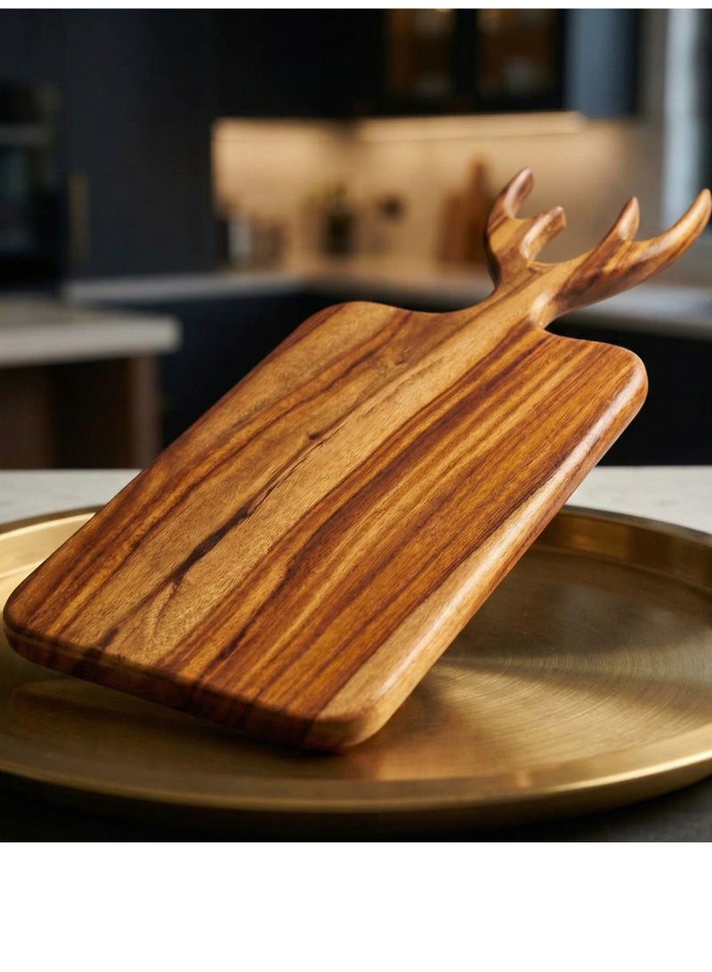 كذا هوم كازا هوم لوح تقديم وتقطيع فاخر من الخشب الطبيعي مع يد بتصميم قرون – تشطيب حبيبي أنيق – للمطبخ والعزومات - Image 2