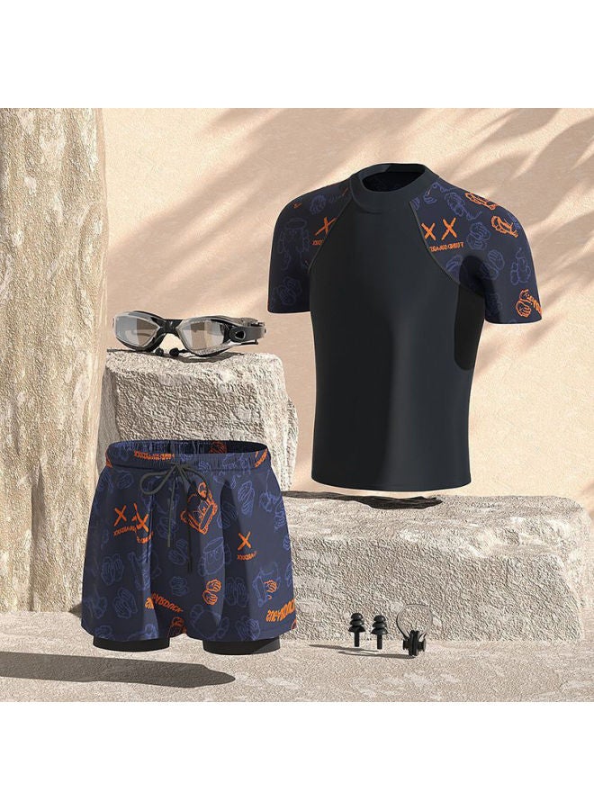 إسكدنيا طقم ملابس سباحة رجالية مقاس كبير بوكسر مزيف مكون من قطعتين مطبوع ومضاد للإحراج شورت سباحة ربيعي حار - اللون: بدلة دب زرقاء + نظارات سباحة + سدادات أذن بمشبك الأنف - - Image 2