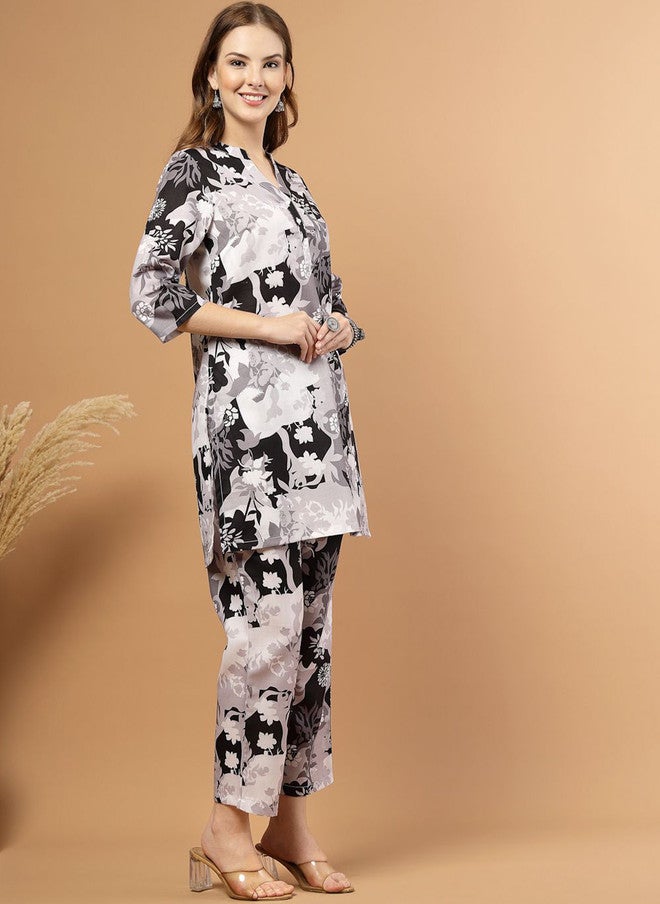 RAASSIO Floral Printed Kurti with Trousers for Women - Image 3