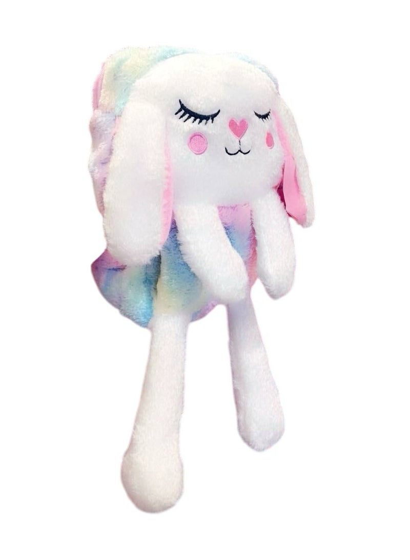 شنطه ظهر للاطفال بتحرك ودنها بناتى 