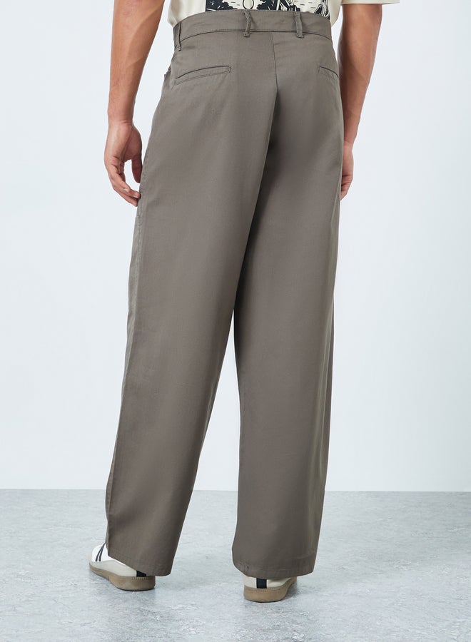 Styli Men Green Baggy Fit Trousers with Cargo Pockets - Image 3