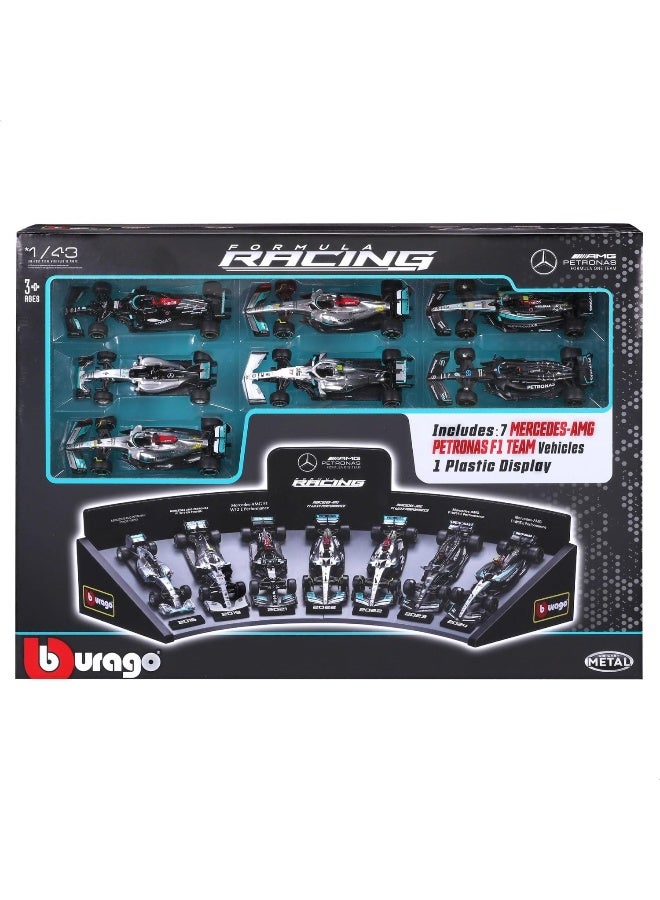 Bburago 1:43 Formula 7-Pk. (without helmet, with plastic demo stand) - Mercedes (DELUXE VERSION) - Image 2