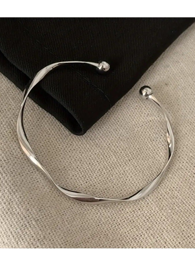 Goolsky سوار كاف مصمم بتصميم أنيق للنساء، أسلوب بسيط مينيمالي، إكسسوار موضة يومي، متوفر بتشطيب ذهبي وفضي - Image 3