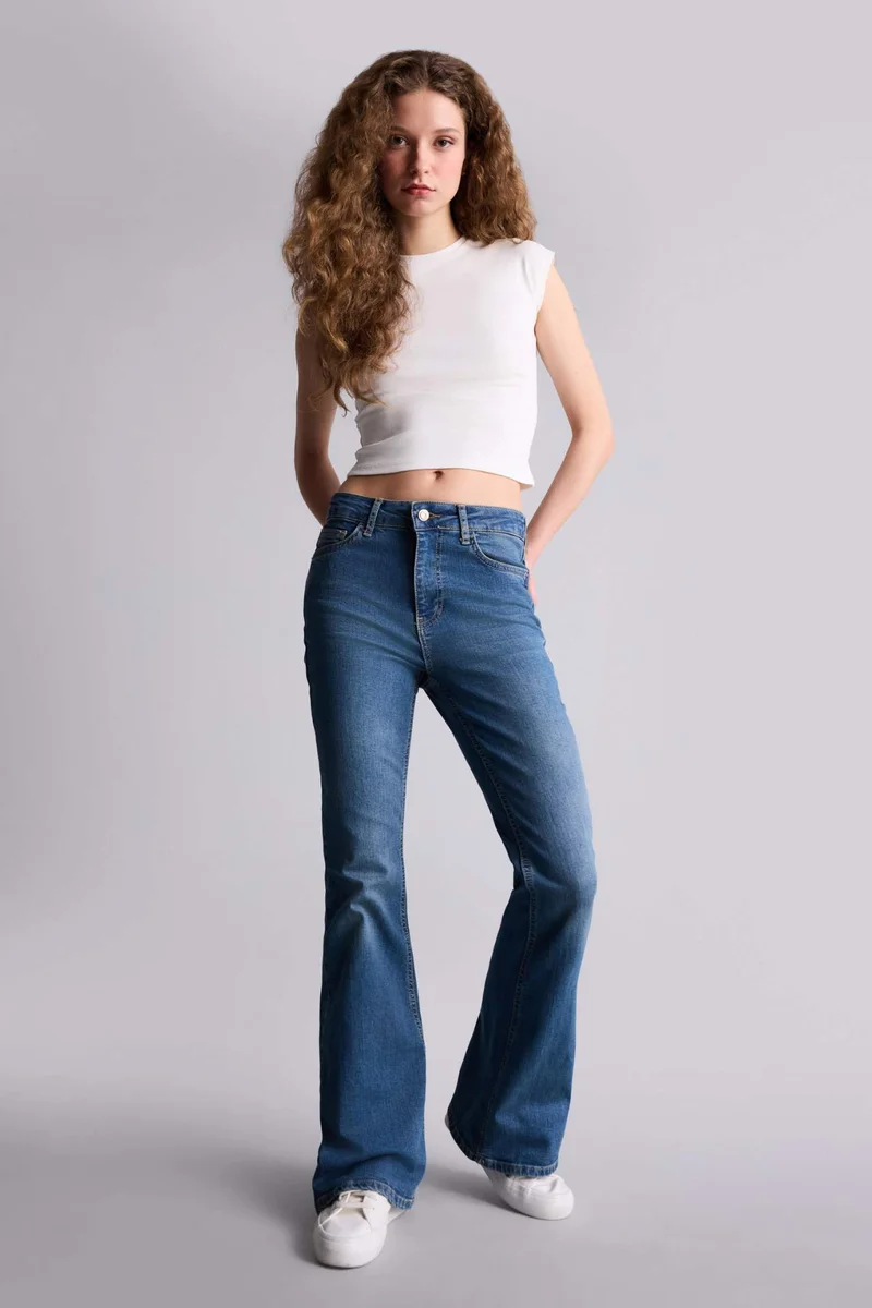 ديفاكتو Flare Fit High Waist Jeans