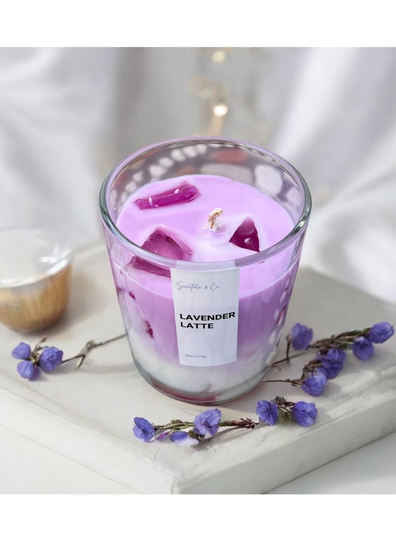 شمعة معطرة برائحة اللافندر لاتيه 8x9 سم 6 أونصة 220 غ - شمع الصويا، العلاج بالروائح، رائحة منزلية منعشة تدوم طويلاً وهدية - ديكور المنزل - Image 1