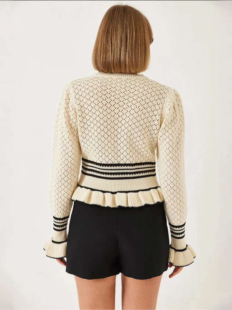 Bianco Lucci LUCCI Ribbed Baklava Pattern Crew Neck Crop Sweater