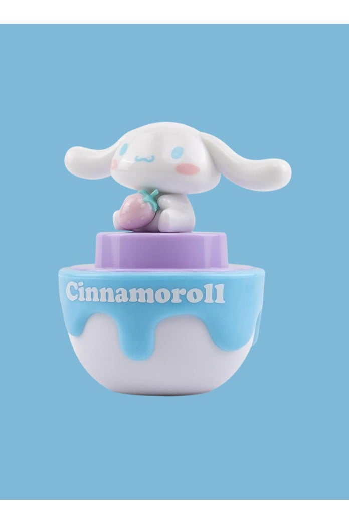 مودي مجسم سينامورول من سانريو – لعبة أنمي صغيرة 9 سم – ديكور مكتبي صغير لعشاق هالو كيتي – تصميم مفاجأة كعكة الفراولة - Image 4