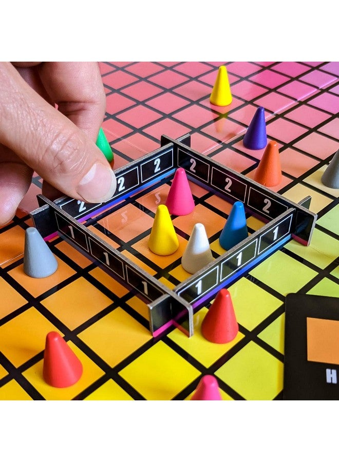USAopoly ألوان وتلميحات - لعبة تخمين الألوان النابضة بالحياة لـ 3-10 لاعبين أعمارهم 8 سنوات فما فوق، اربط التلميحات وخمن من 480 مربع لون - Image 3