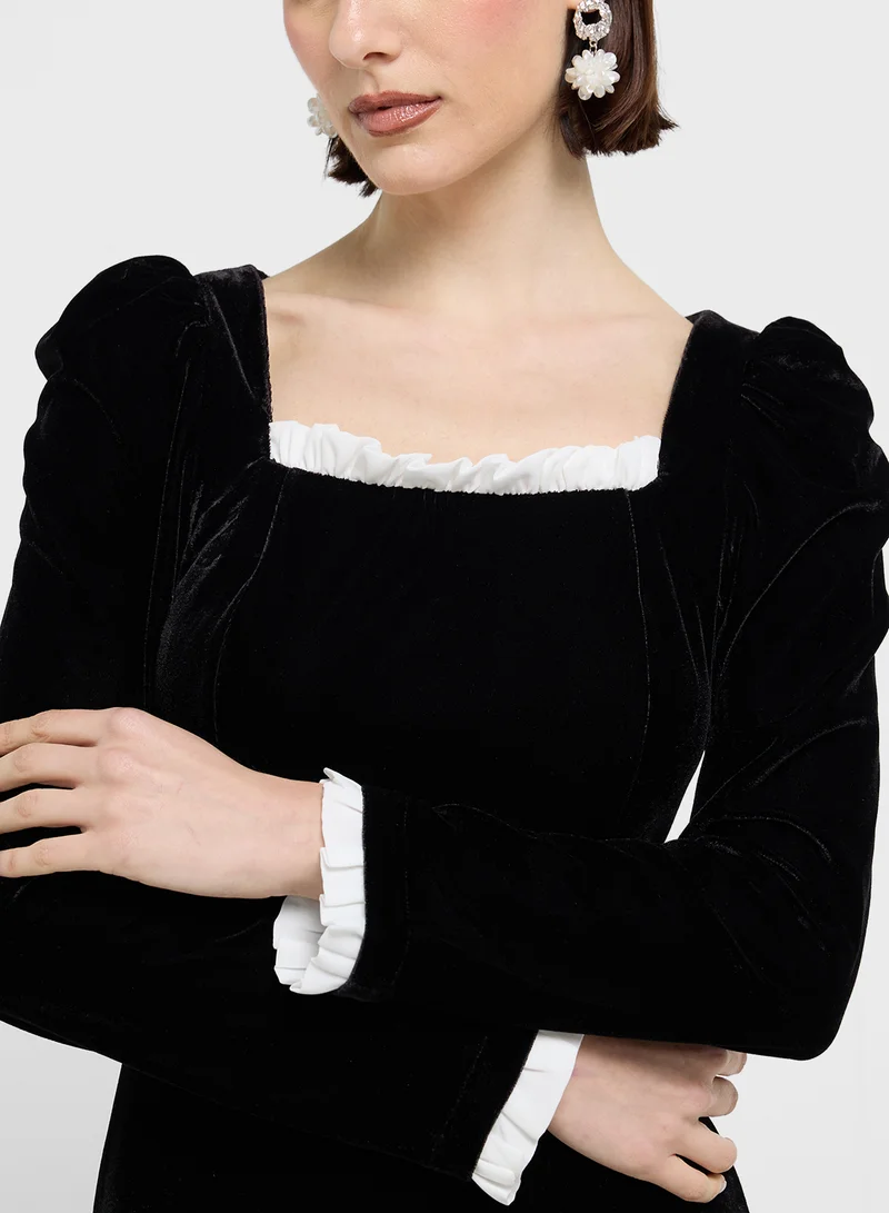 ايلا Velvet Midi Dress
