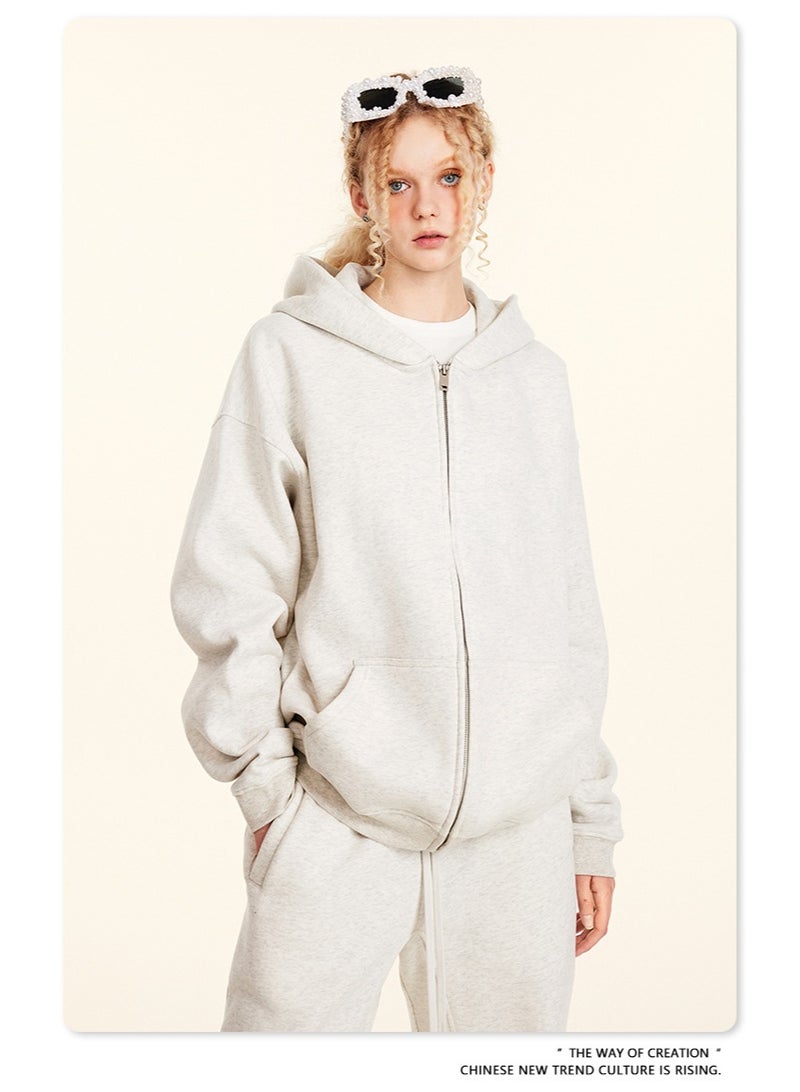 بى تصميم طقم أنيق لإطلالة مريحة. الألوان المتناسقة تحل بسهولة مشاكل تنسيق الملابس. مظهر رائع سواءً ارتديته منفردًا أو مع طبقات أخرى. يمكن تزيين البنطلون الرياضي بخطوط على الجانبين للحصول على تأثير تنحيف وتعزيز المظهر العام. - Image 4