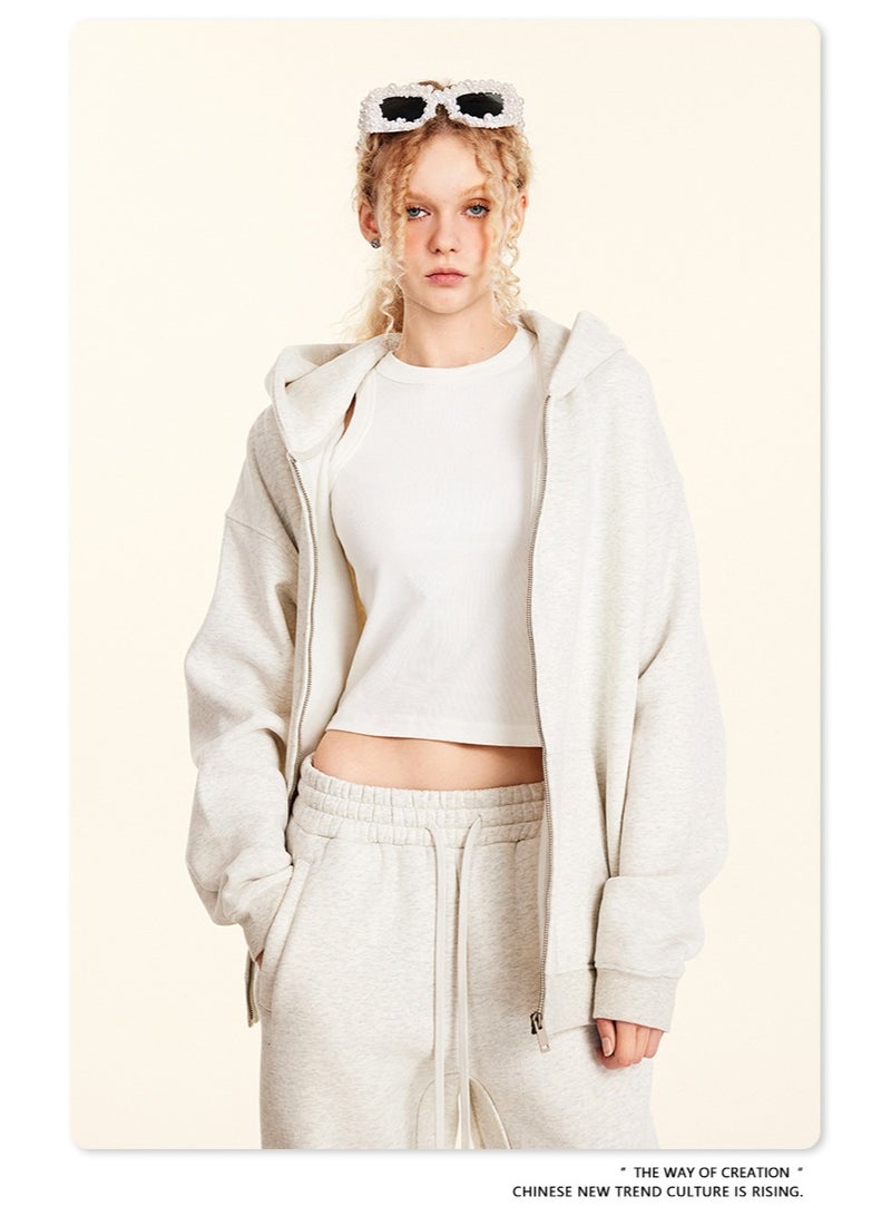 بى تصميم طقم أنيق لإطلالة مريحة. الألوان المتناسقة تحل بسهولة مشاكل تنسيق الملابس. مظهر رائع سواءً ارتديته منفردًا أو مع طبقات أخرى. يمكن تزيين البنطلون الرياضي بخطوط على الجانبين للحصول على تأثير تنحيف وتعزيز المظهر العام. - Image 5