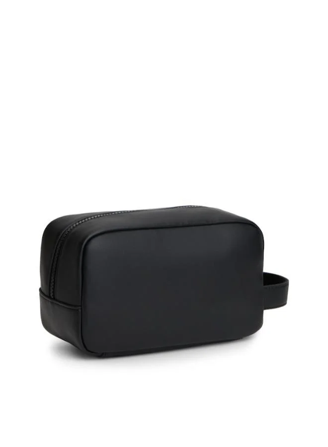 تومي هيلفيغر حقيبة مستحضرات تجميل هيلفيجر بشعار مضلع