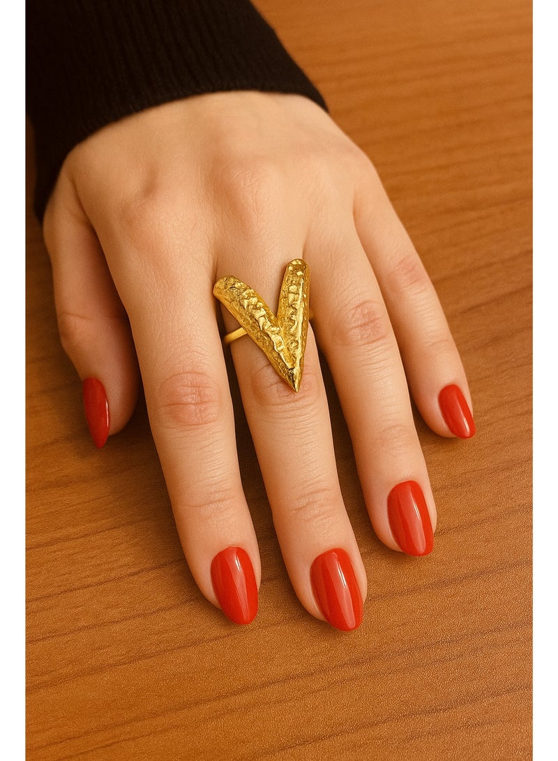 A feminine ring with a connected heart design that gives the hand an attractive, modern touch. Code 01010 - Image 2