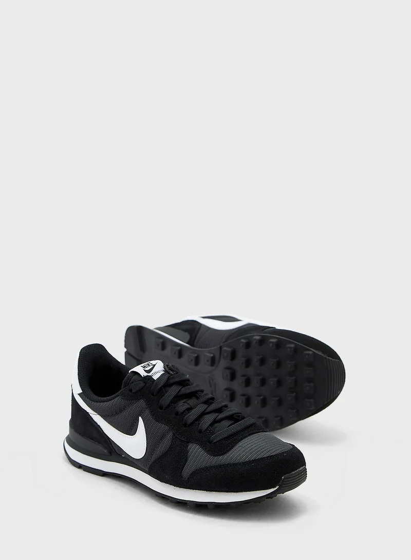 Nike Internationalist