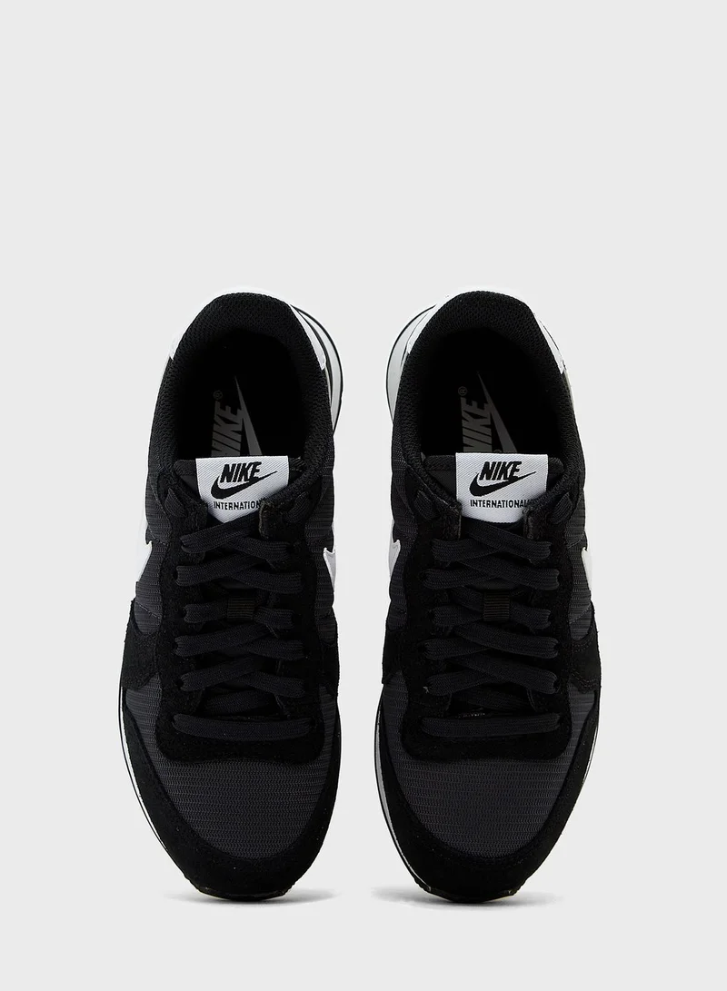 Nike Internationalist