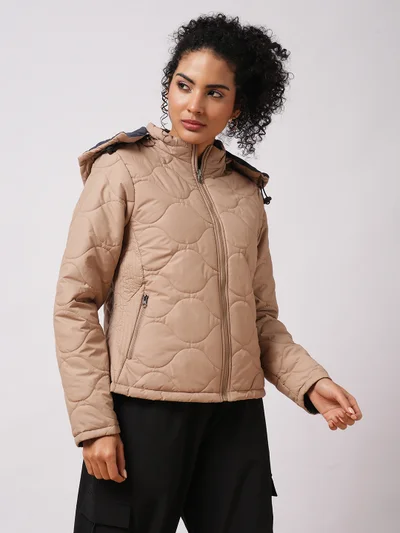 globus Globus Women Beige Mock Neck Front Zip Closure Reversible Winter Wear Puffer Jacket With Detachable Hoodie