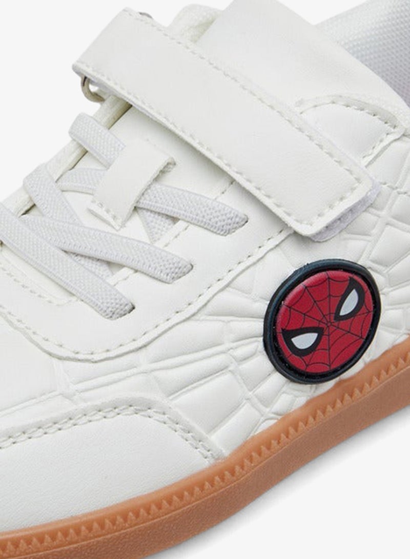 مارفل سنيكرز سبايدرمان للأولاد بشريط لاصق - Image 4