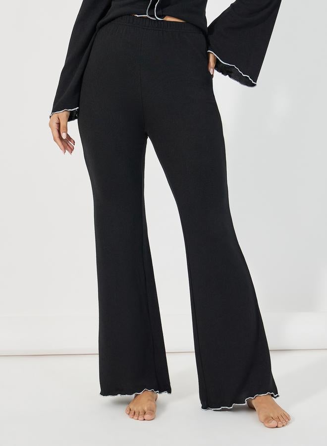 Styli Contrast Lettuce Hem V Neck Top & Flared Pants Pyjama Set - Image 4