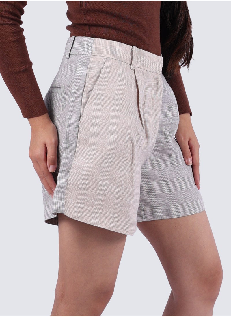 VERO MODA - Women's checked Slant Pockets Short in Oxford Tan - Image 1