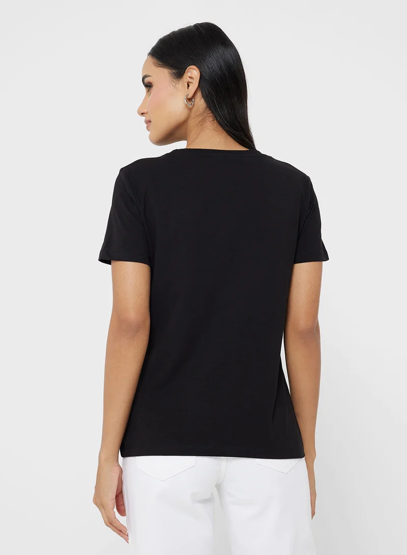 GUESS Nina Short Sleeve  Crew Neck T-Shirt