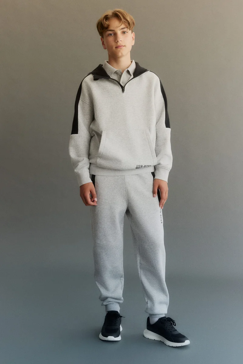 اتش اند ام بنطلون رياضي من نسيج سويت شيرت