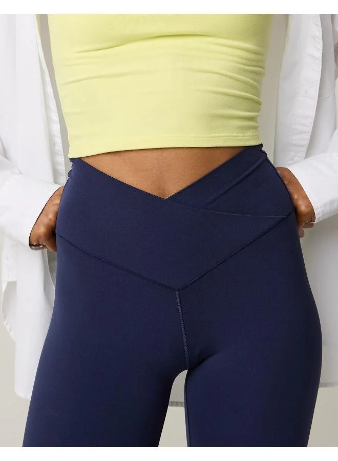 آري من امريكان ايجل ليجنز بخصر عالٍ بتصميم متقاطع من OFFLINE By Aerie